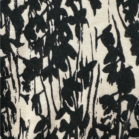 H&M Floral Silhouette Black and Cream/Ivory Long Sleeve Cardigan - Picture 4 of 13